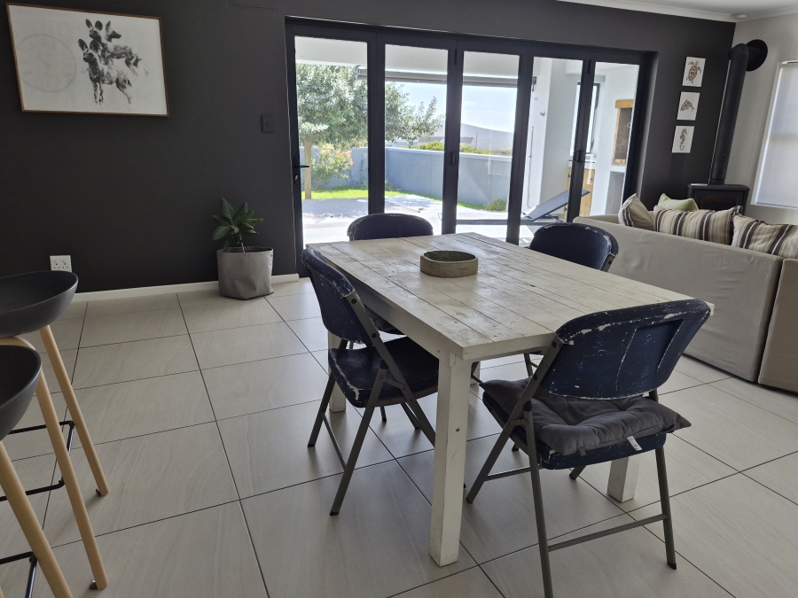 4 Bedroom Property for Sale in Pearl Bay Western Cape
